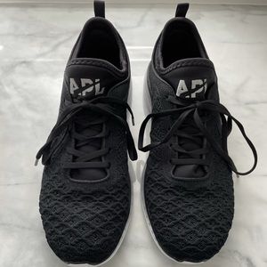 Men’s APL techloom phantom shoes 10